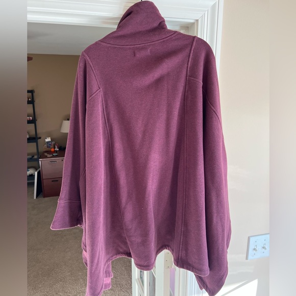 UGG Poncho - Picture 6 of 7